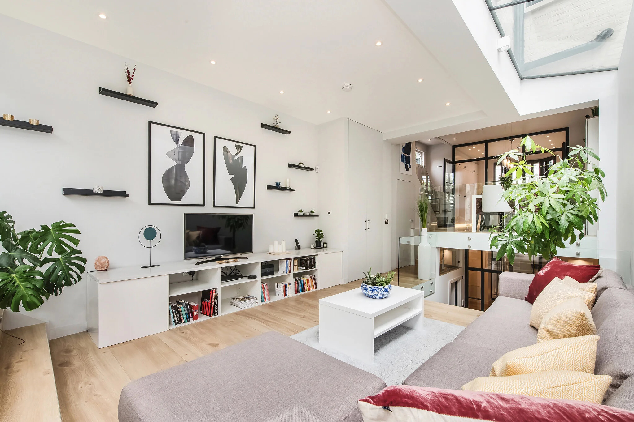 Contemporary residential interior by Raif Properties